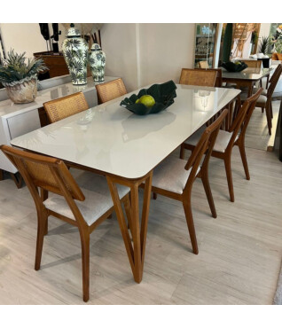 mesa em madeira maciça