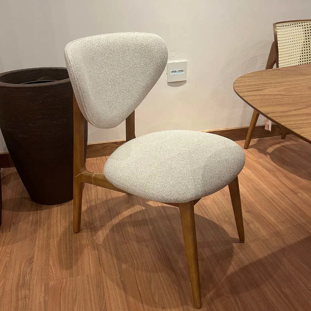 Cadeira Ariel com Encosto em Tecido Para Mesa de Jantar