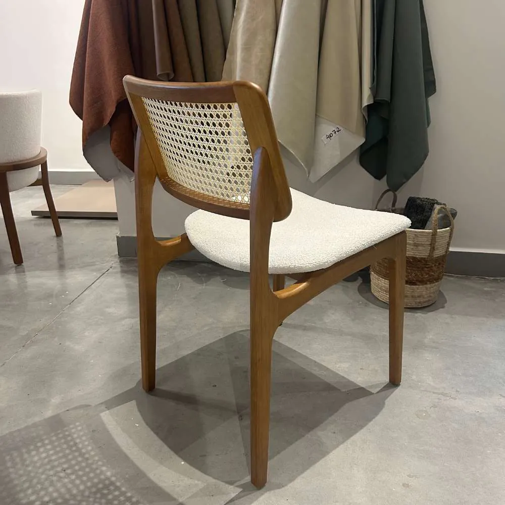 Cadeira Dubai com Encosto em Ratan Para Mesa de Jantar