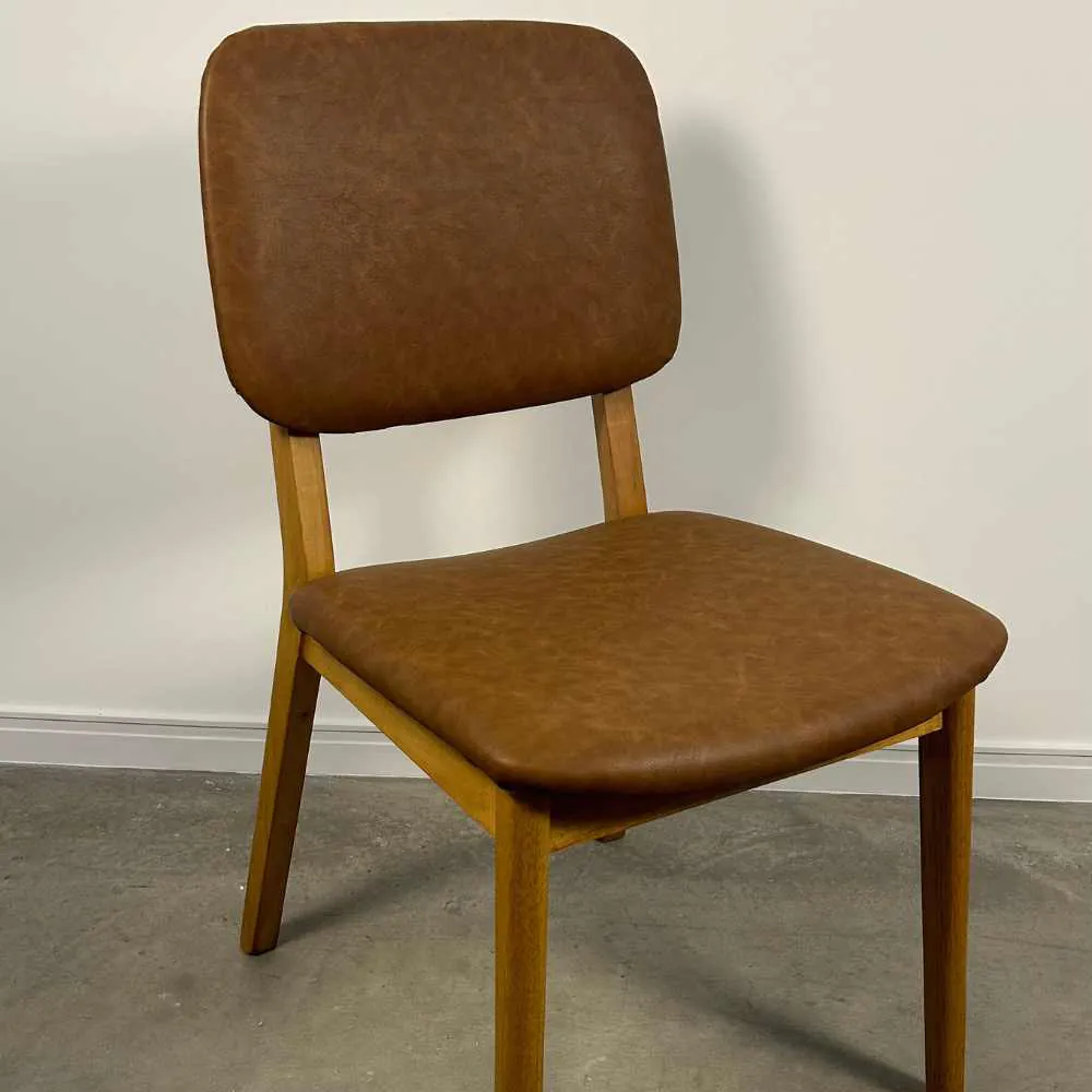 Cadeira Íris 101 Com Encosto Estofado Para Sala de Jantar PRONTA ENTREGA