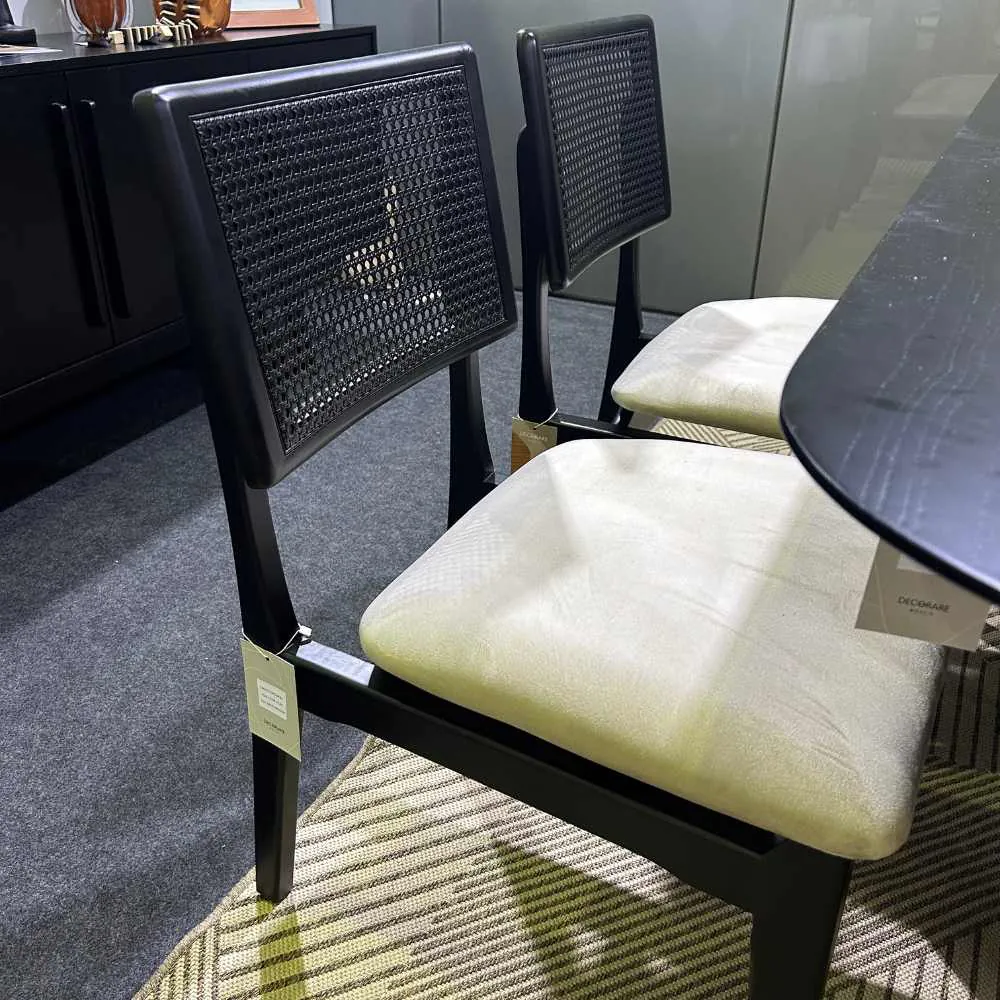 Cadeira Noemi com Ratan Para Mesa de Jantar