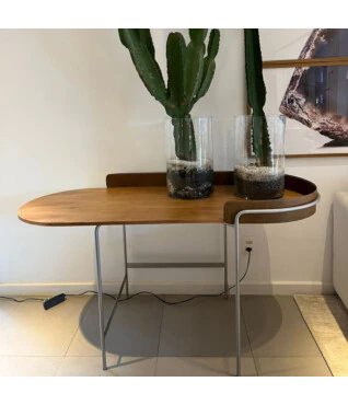 aparador com pes em aço