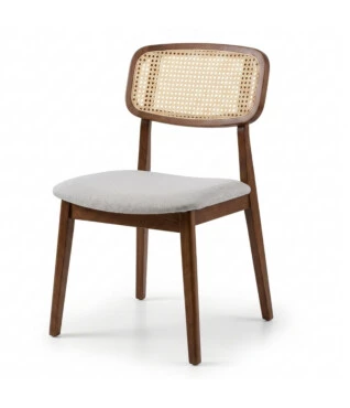 Cadeira Bari 107 com Rattan Natural no Encosto e Madeira na tonalidade castanho, assento no linho cinza