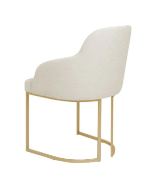 cadeira com pes em metal