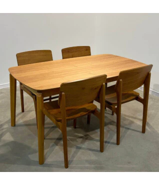Conjunto com 4 Cadeiras Valentina 1,60m x 0,90m