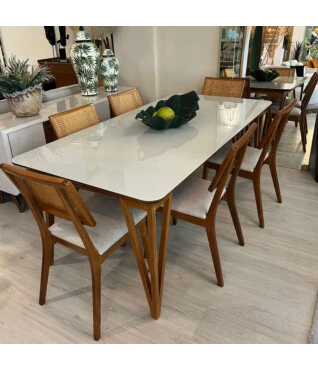 mesa em madeira maciça