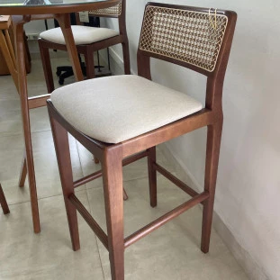 banqueta em ratan