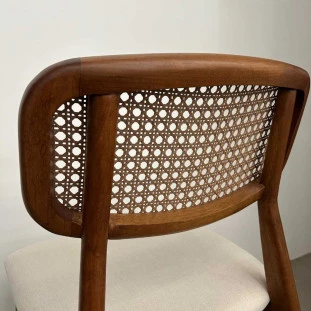 Cadeira Bari Castanho 102 Com Ratan Linho Off White PRONTA ENTREGA Lateral
