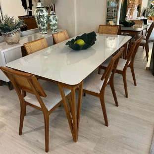 mesa em madeira maciça