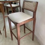 banqueta em madeira maciça