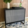 Buffet Charlote 0,88m 2 Gavetas com Detalhe Frisado e Pés de Metal