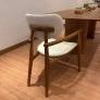 Cadeira Olivia com Braço Encosto Estofado Para Mesa de Jantar encosto