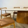 mesa com base central